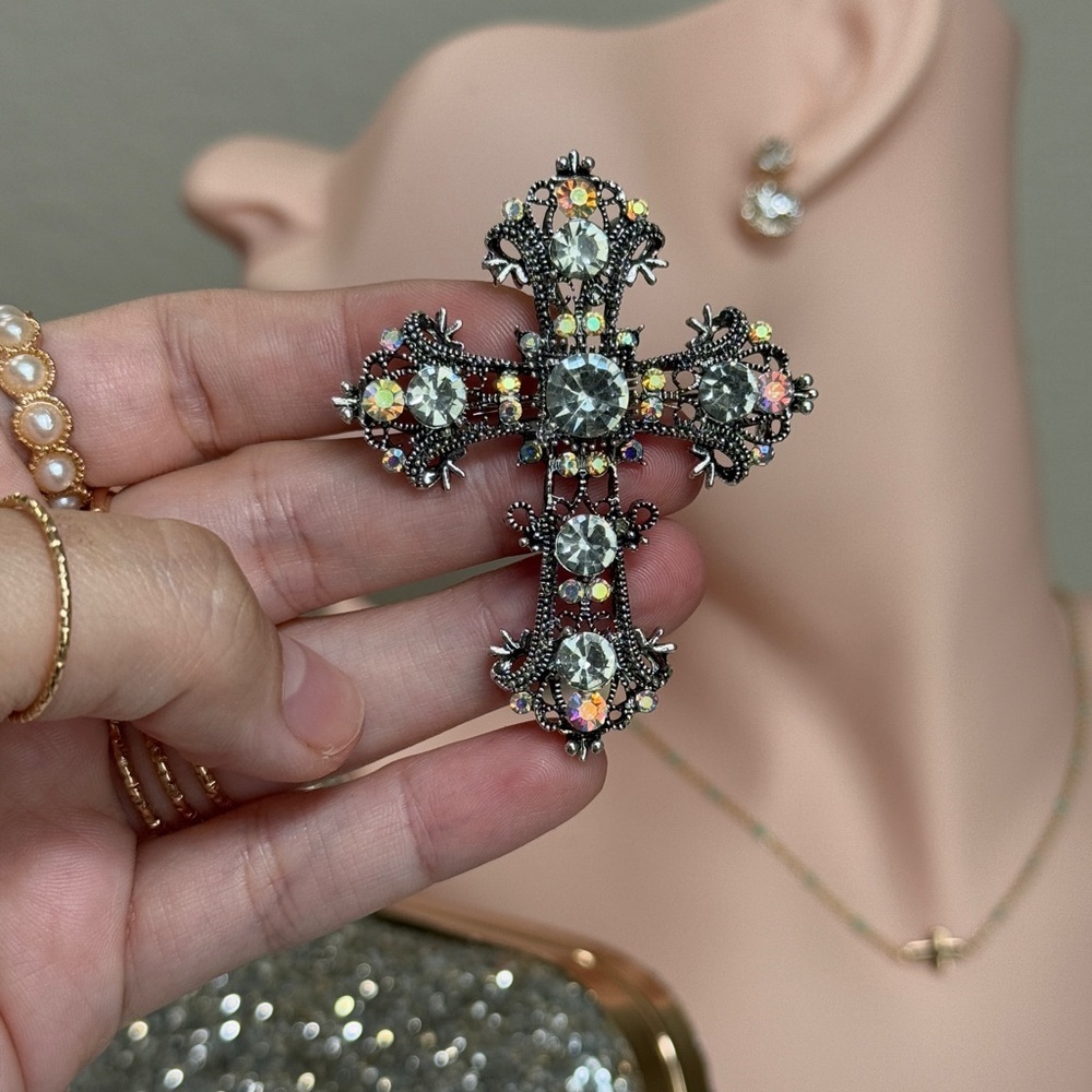 ⚜️❤️‍🔥 Vintage Style Rhinestone Cross Brooch-Pendant 💫💎 - Picture 3 of 7